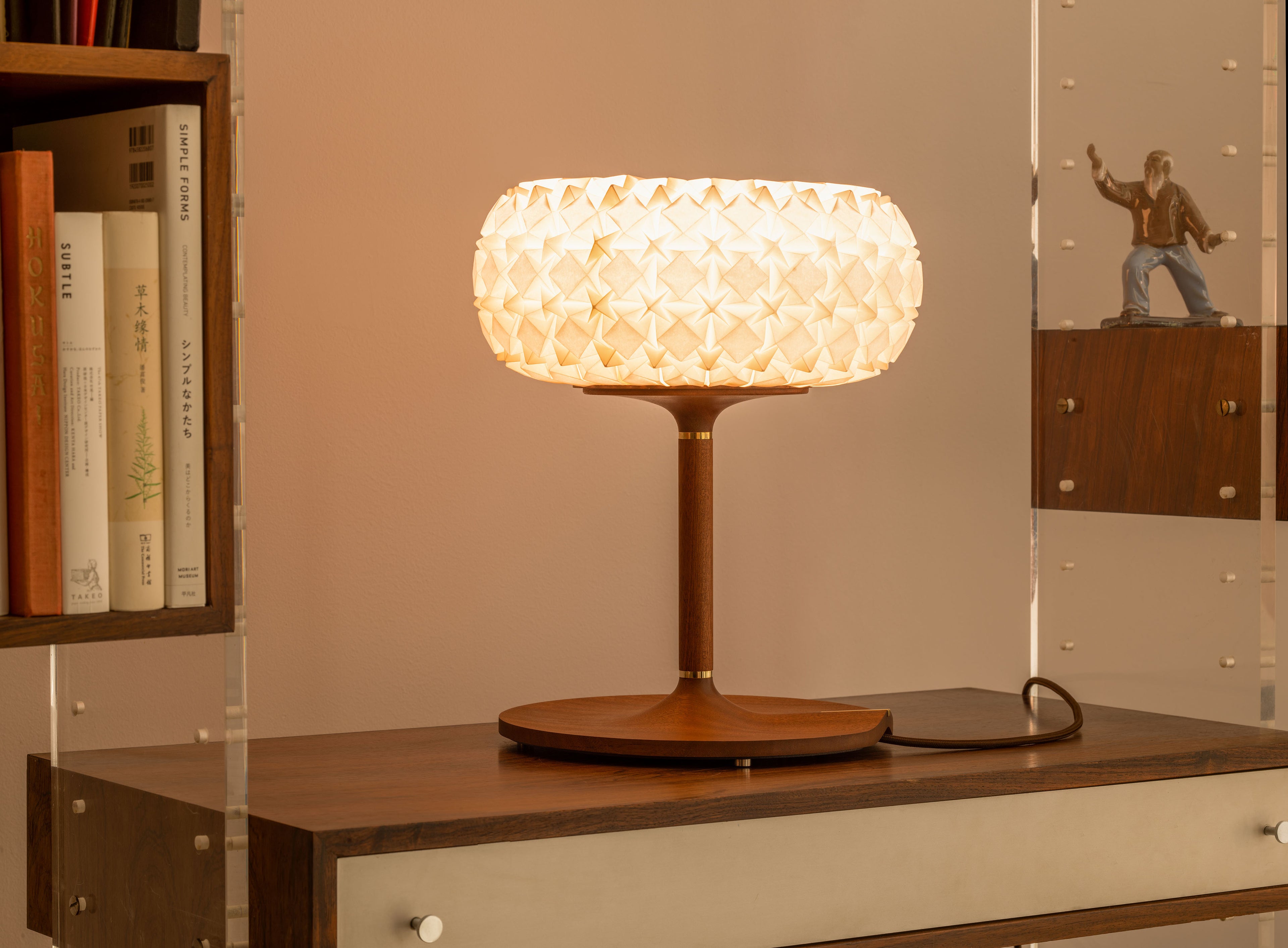 96 Molecules Tall Table Lamp
