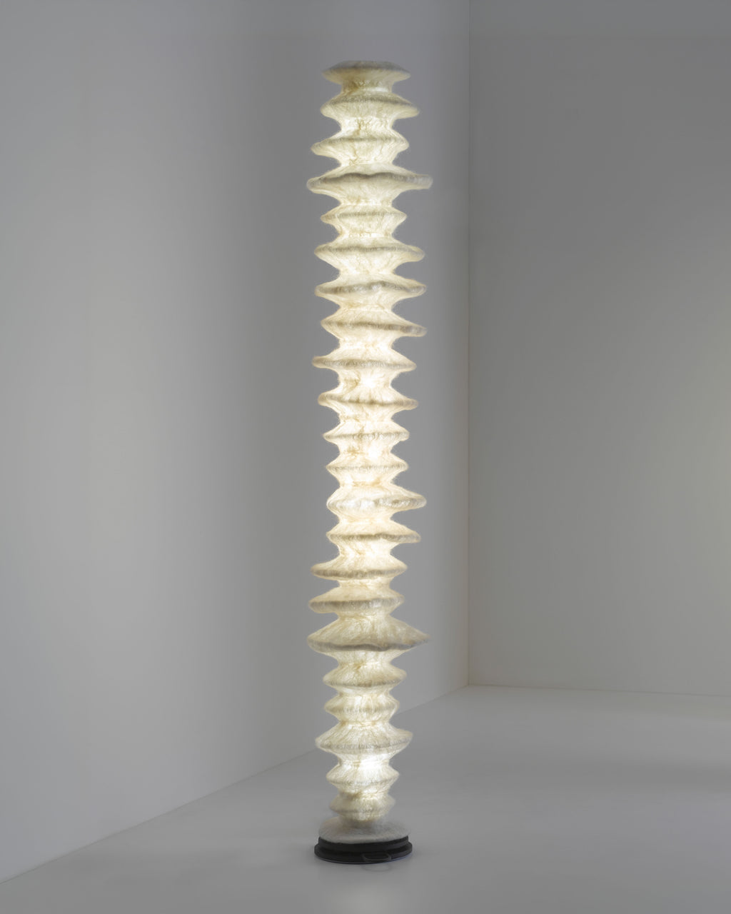 Apaya Ponyo Floor Lamp