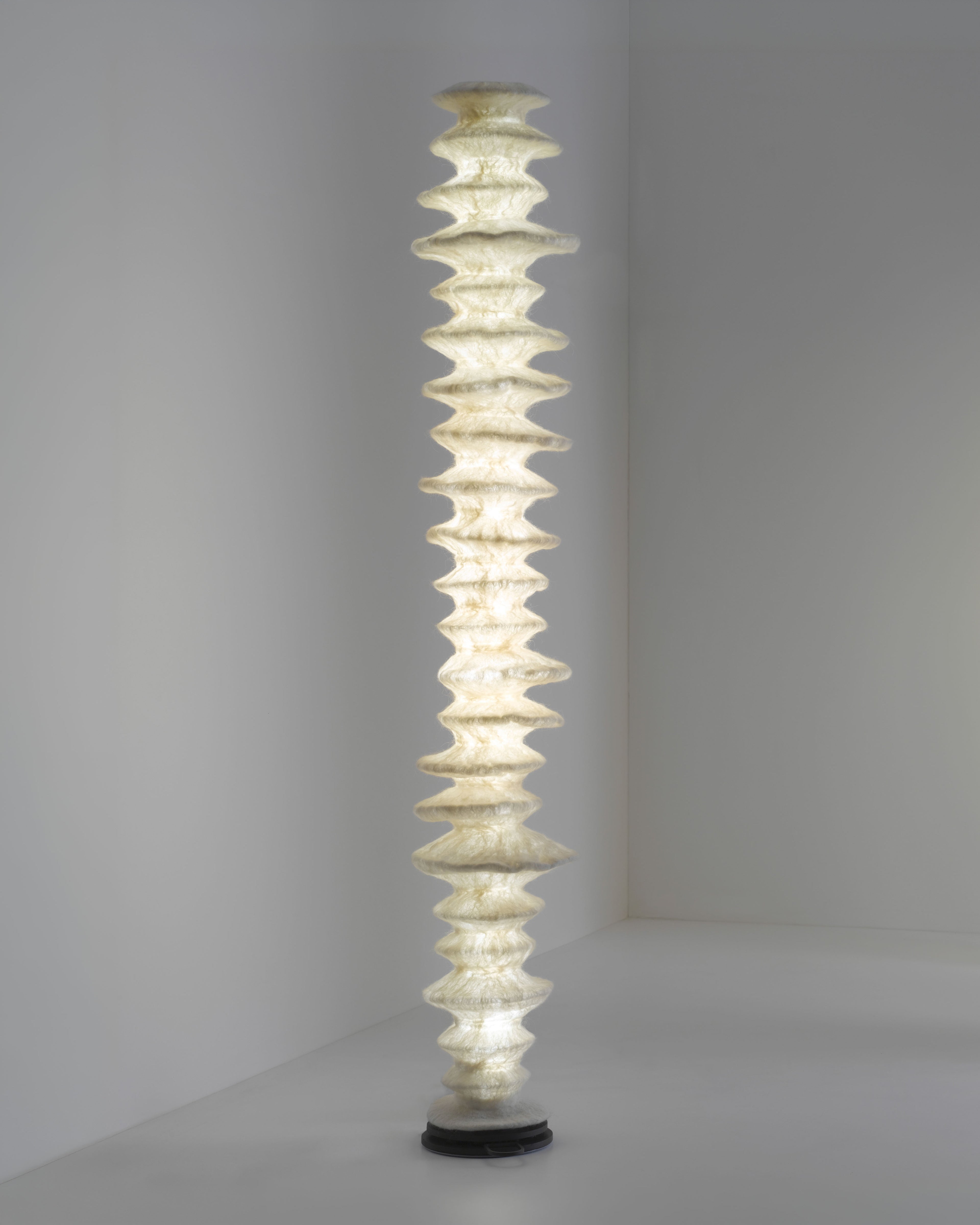 Apaya Ponyo Floor Lamp