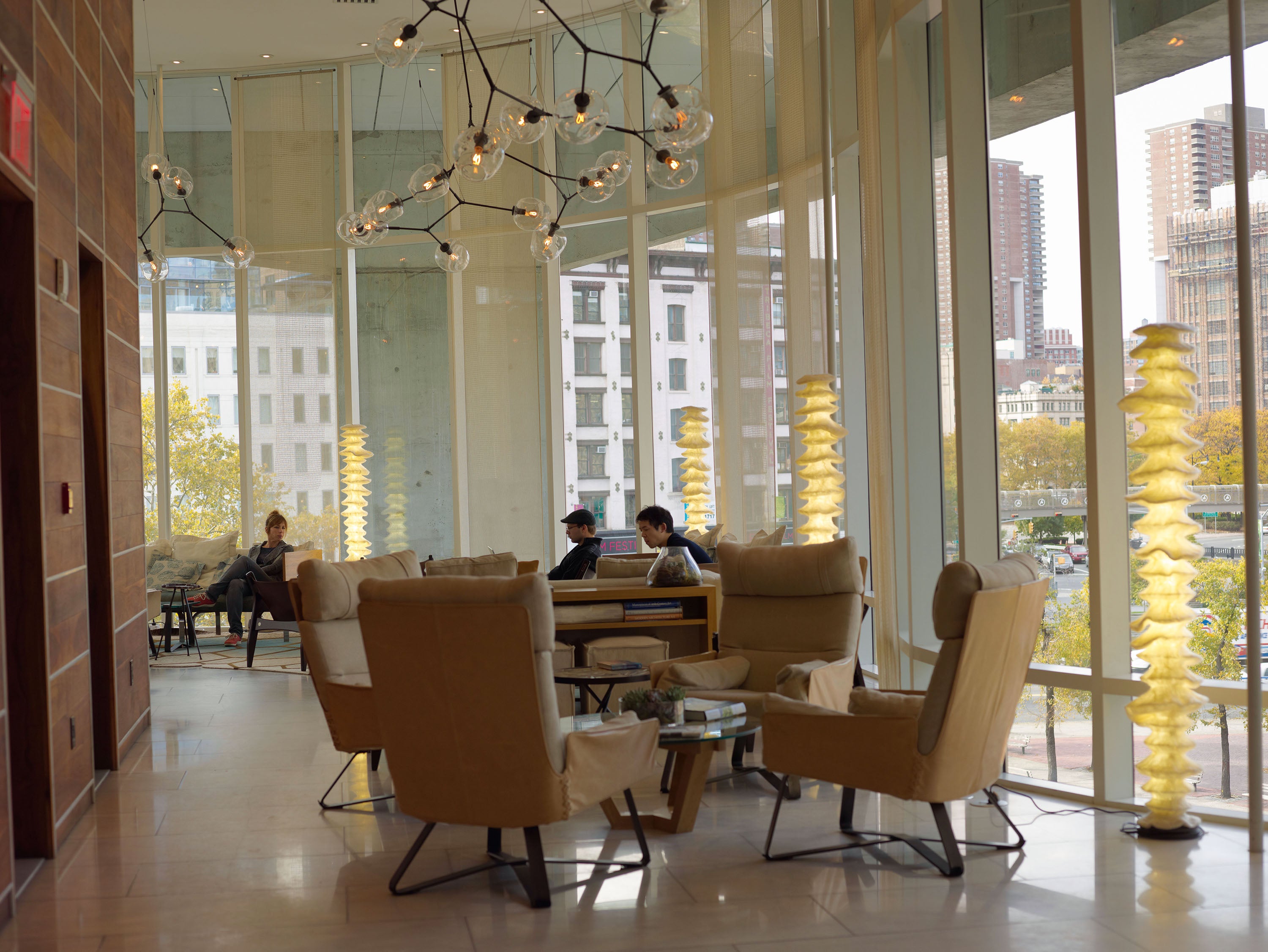 Apaya Ponyo Floor Lamp