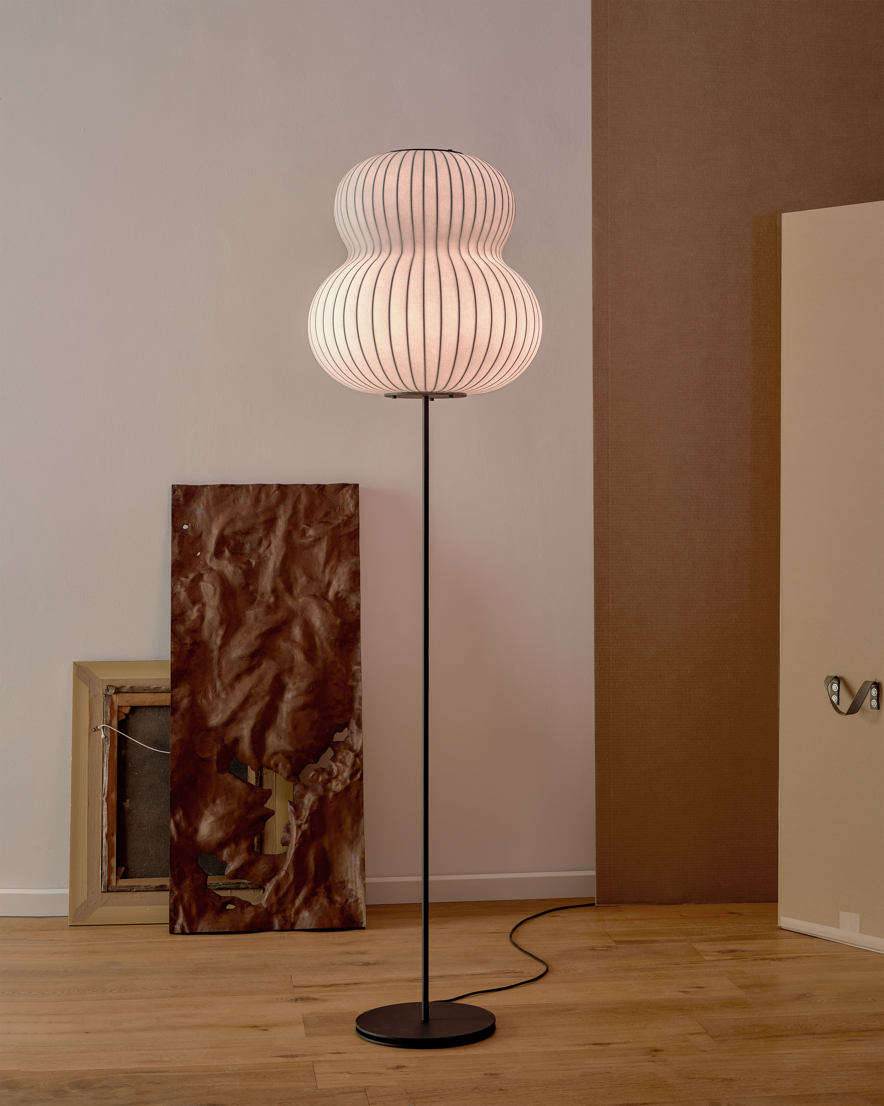 Oji Floor Lamp