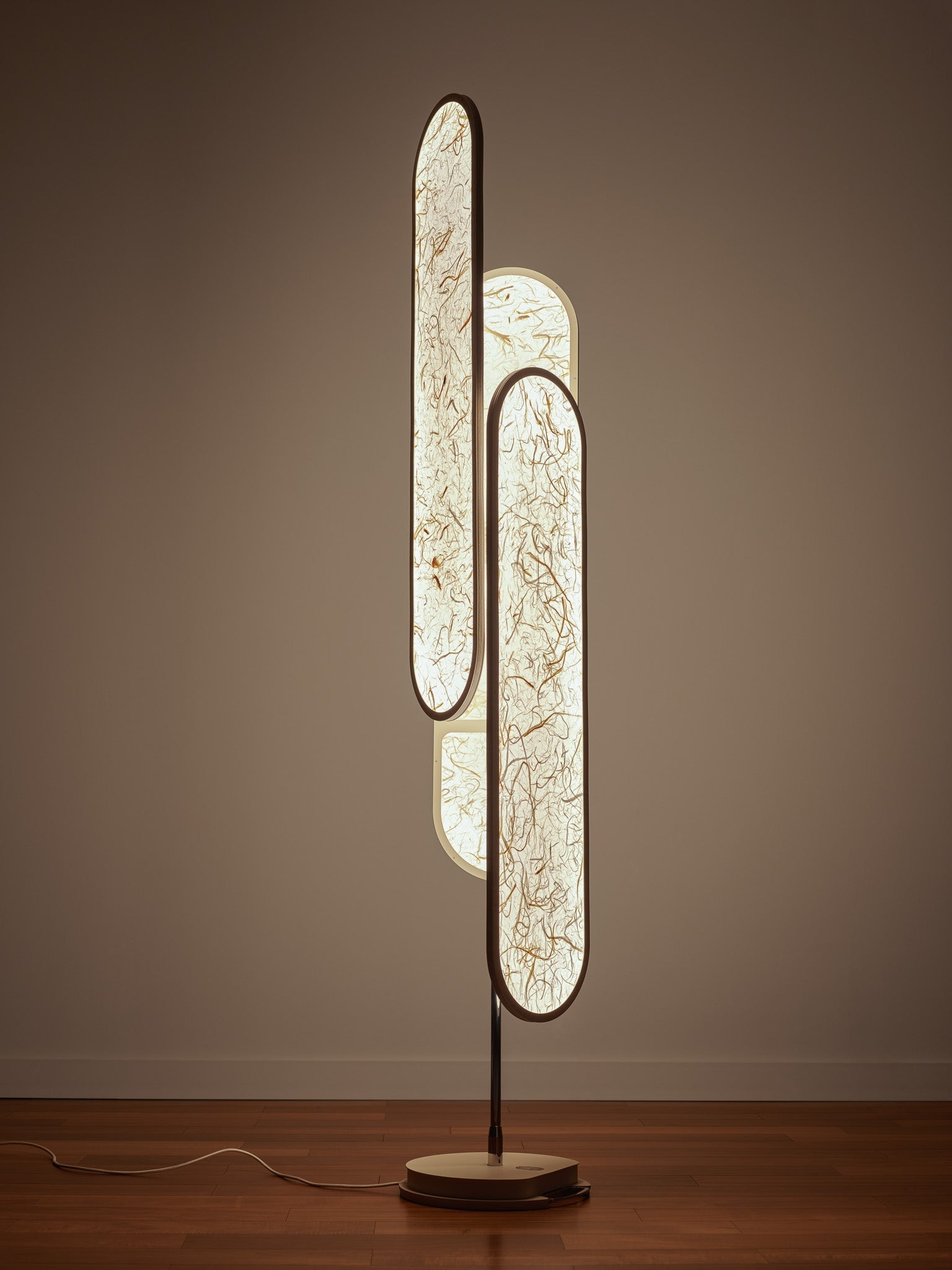 Chicago Floor Lamp in Raw Paper finish