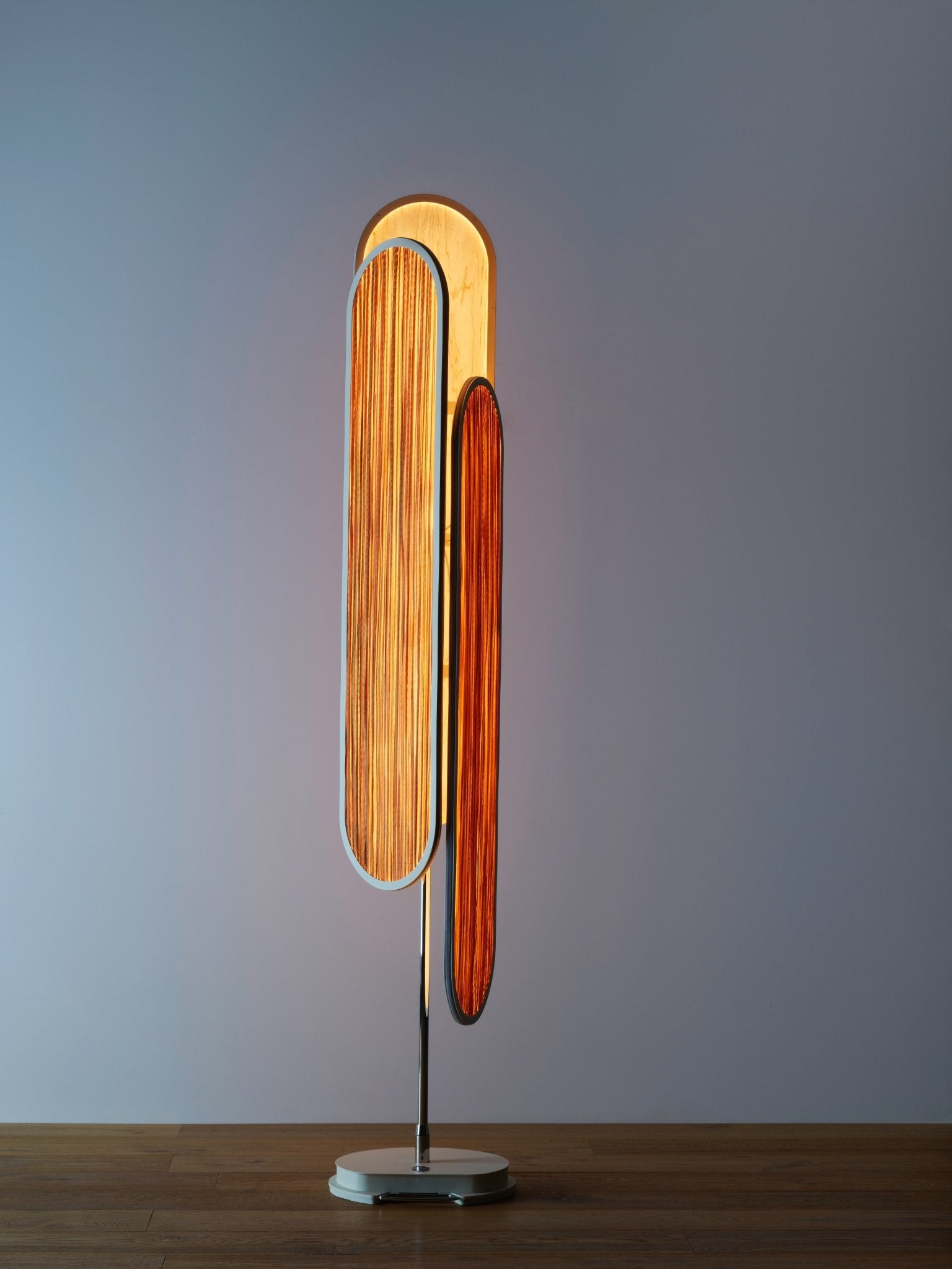 Chicago Floor Lamp with Orange silk and Maple veneer
