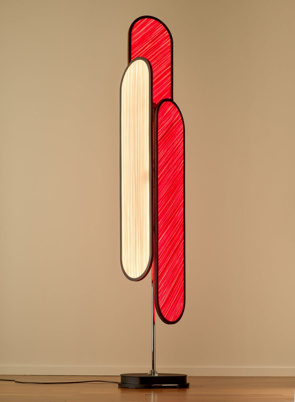 Chicago Floor Lamp, Cream and Flame Silk color. Silk in Straight & Diagonal Position, Black frames and Base