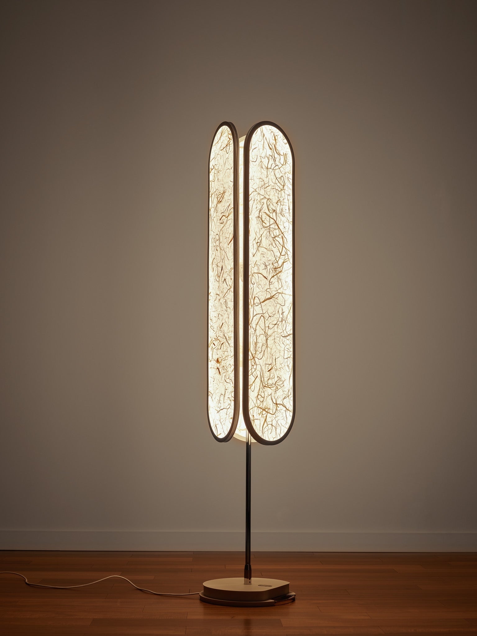 Chicago Floor Lamp in Raw Paper finish