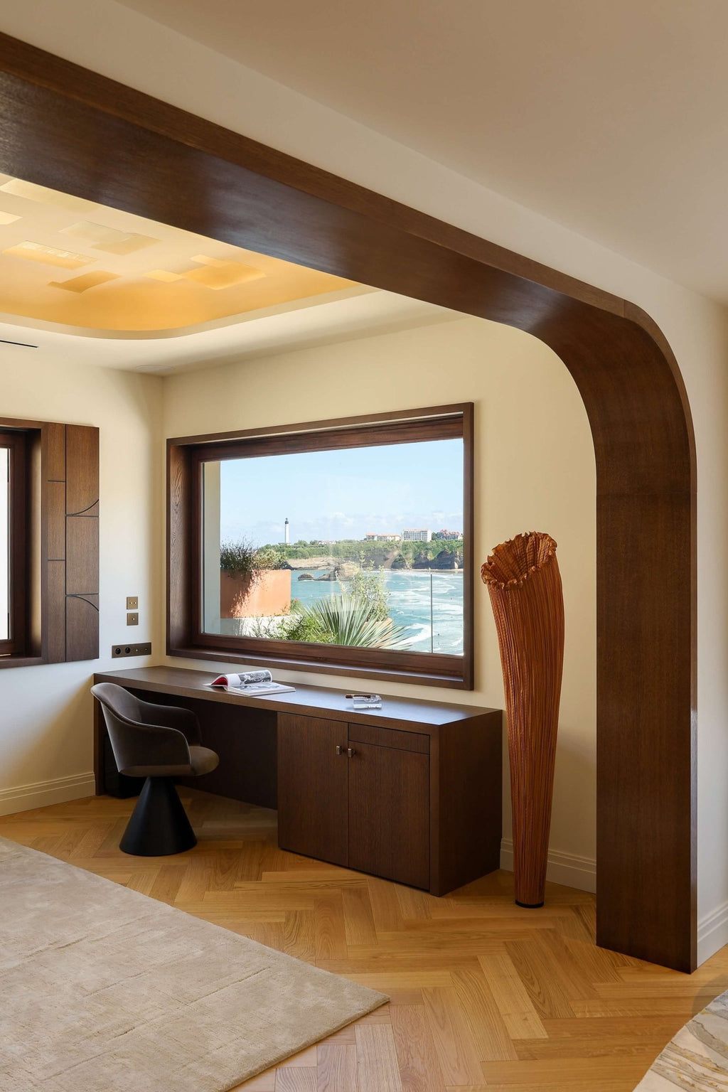 Horn Floor by Aqua Creations, featured in an apartment in Biarritz, Interior design by Alice Rose, RoseDesign agency - Photo by Pauline Azur.