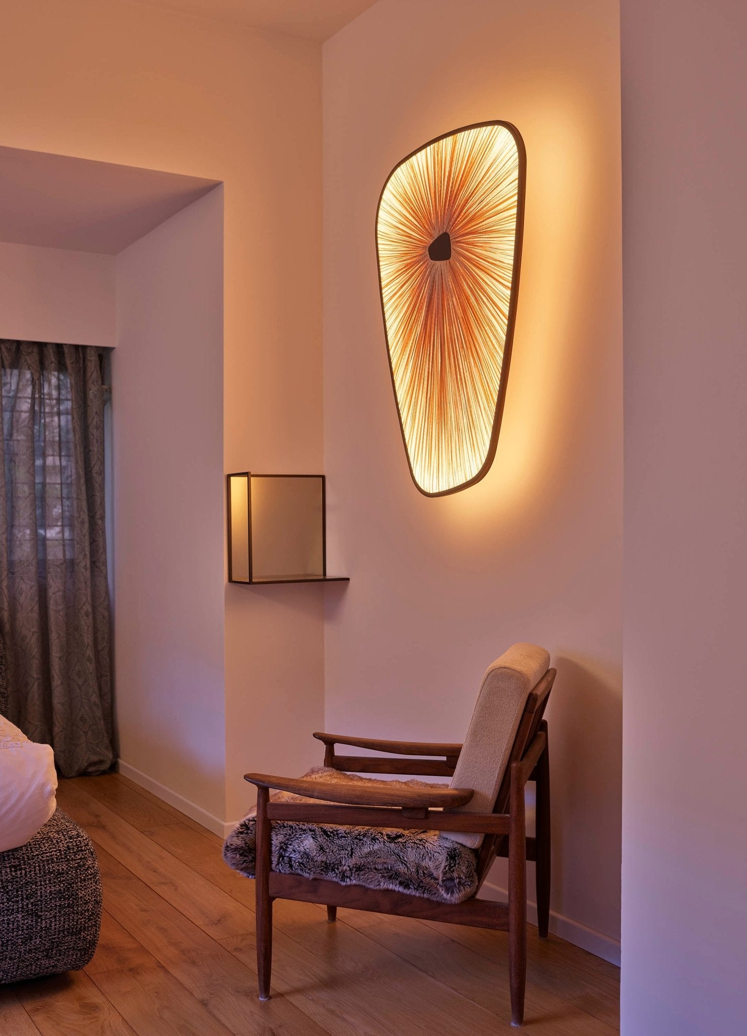 Sea of Galilee Wall Light as main bedroom atmosphere lamp