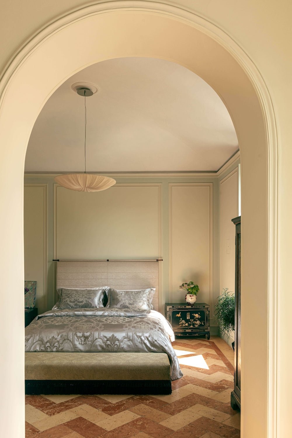 Stand By Pendant Light 24" / 60 cm by Aqua Creations. Featured in the Villa Flora on Lake Como, Italy, designed by Ingrid Steyrer Interior Design. Photo by: Mattia Aquila.